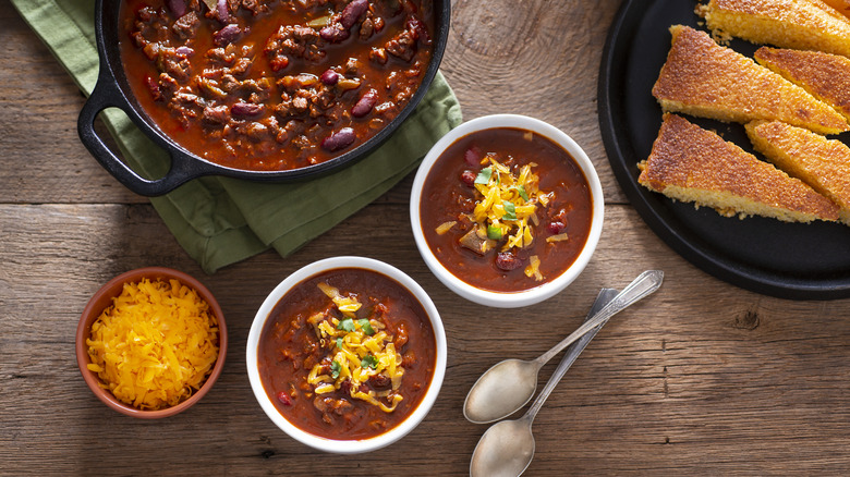 chili with cornbread on side