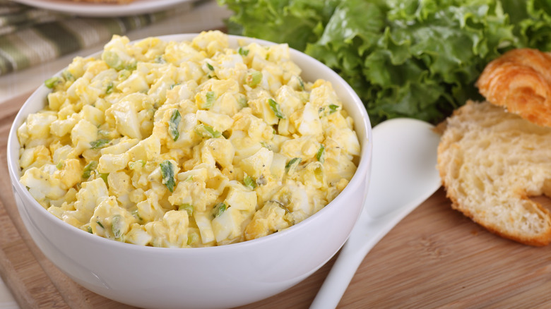 egg salad in bowl