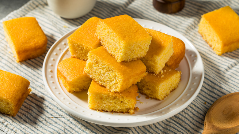 Sliced cornbread on plate 