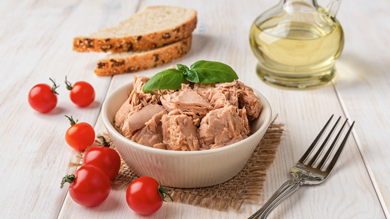 Canned tuna in a bowl