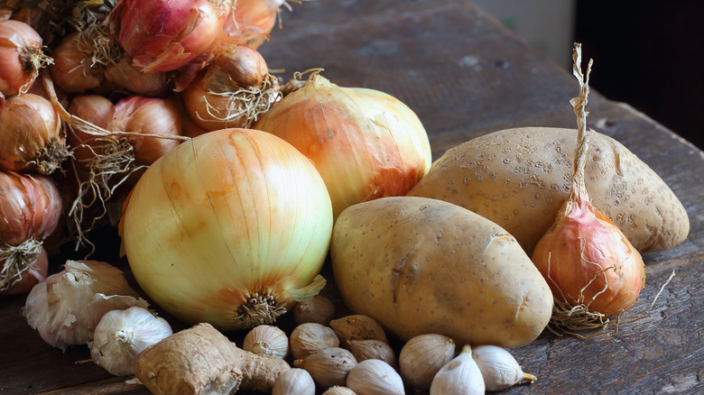 Onions and potatoes on board 