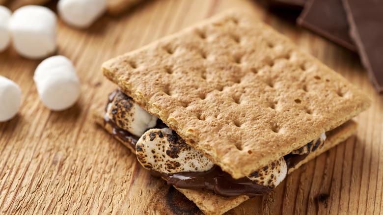 S'more on a wooden table