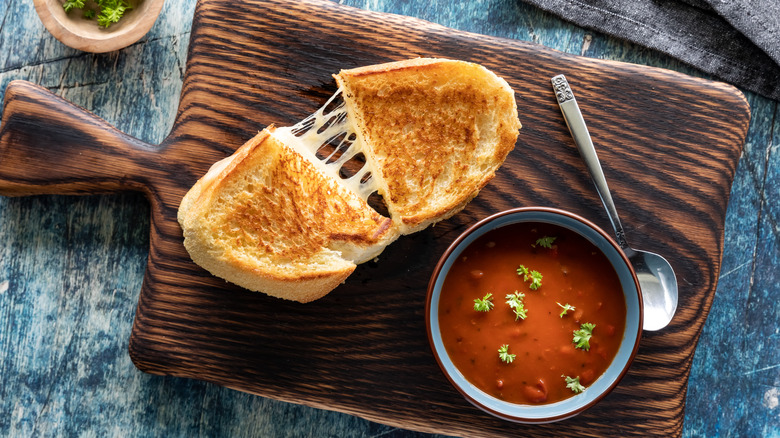 grilled cheese with tomato soup