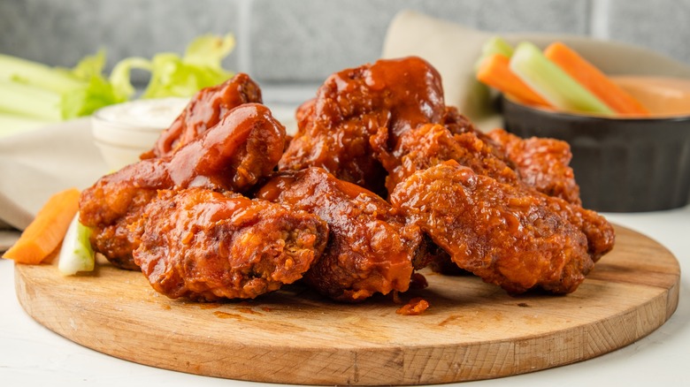 Crispy buffalo chicken wings 