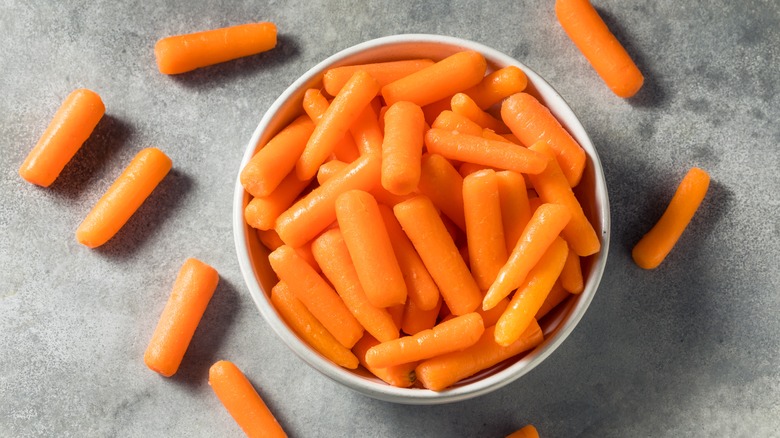 Baby carrots in a bowl