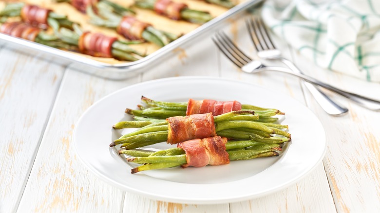 Bacon-wrapped green beans