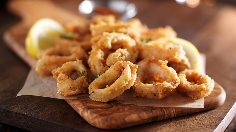 fried calamari rings on tray