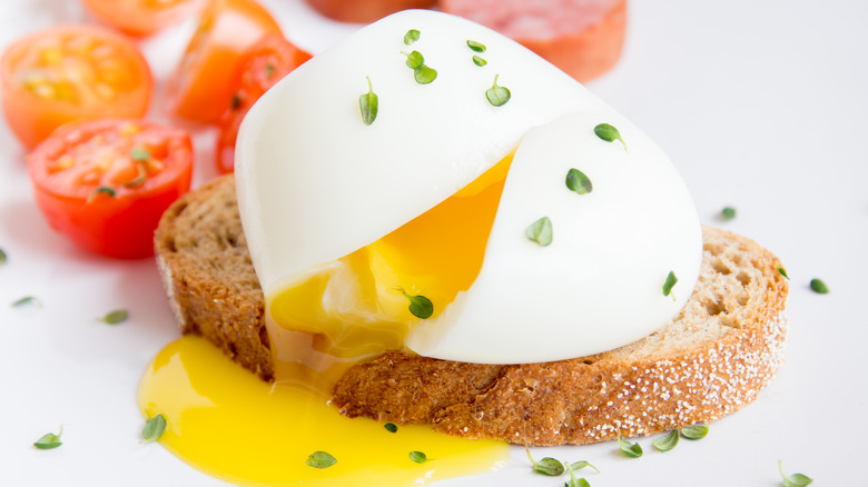 Poached egg on toast